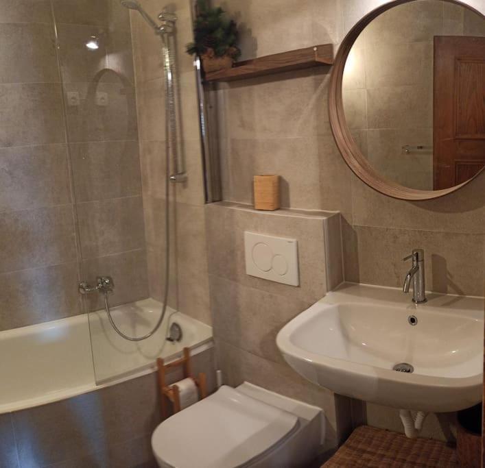 Cozy Apartment In The Heart Of The Alps Chateau-d'Oex Bagian luar foto