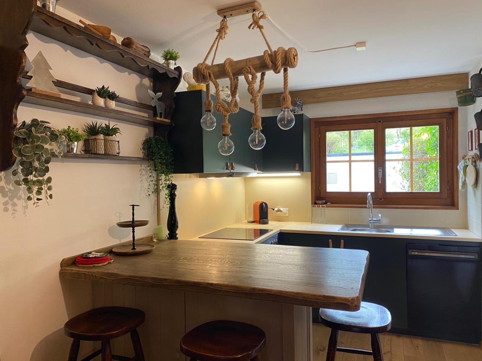 Cozy Apartment In The Heart Of The Alps Chateau-d'Oex Bagian luar foto